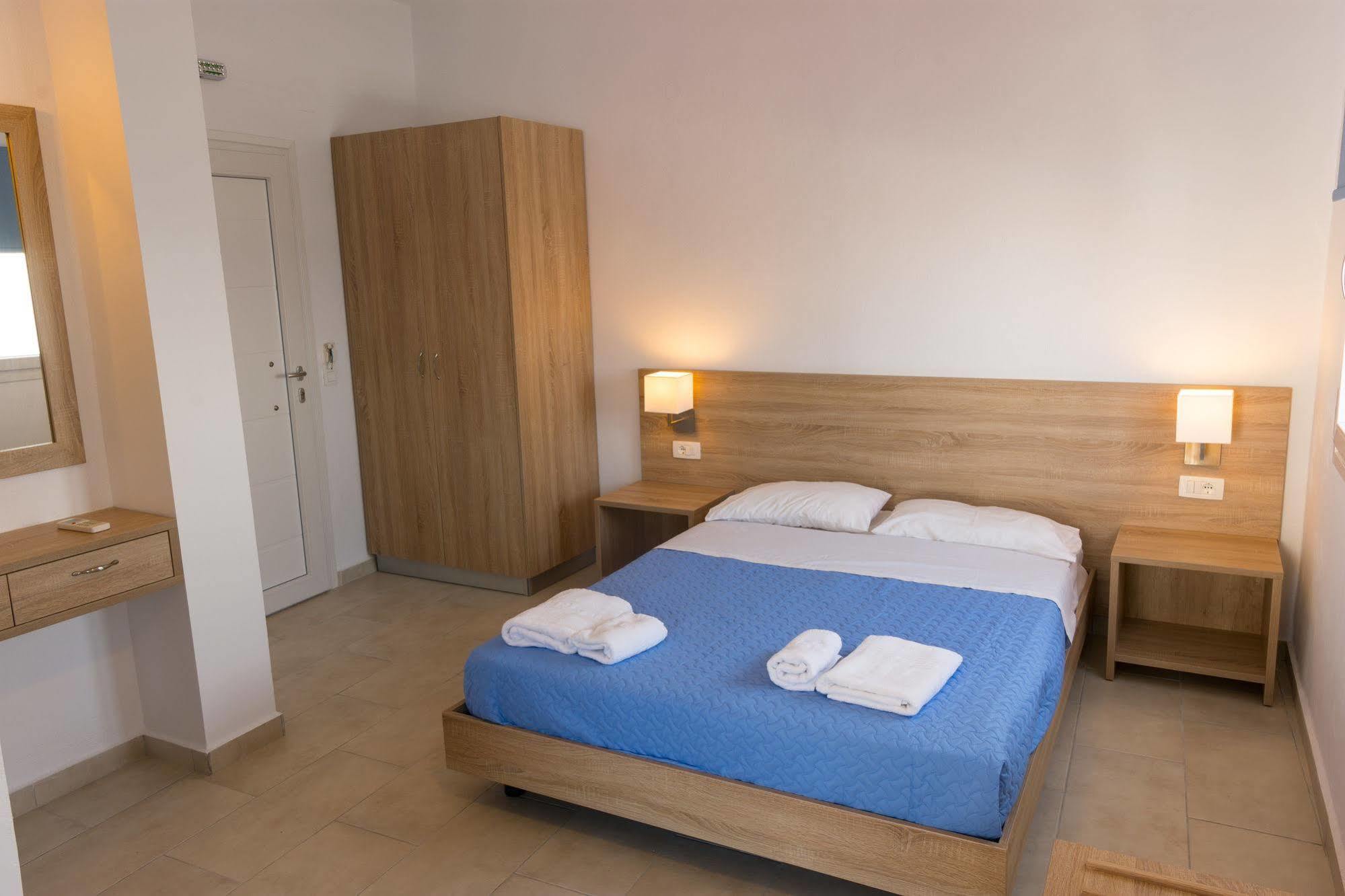 מילאטוס Socrates Apartmens & Restaurant מראה חיצוני תמונה